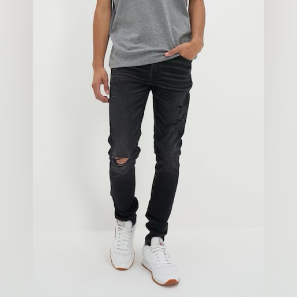 AE| ‘Airflex 360’ Distressed Slim Straight Jeans
